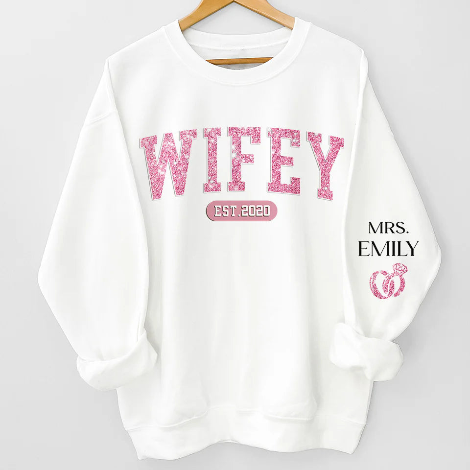 Amemidin | The Est. Legacy Sweatshirt: Personalized Timelessness for Couples